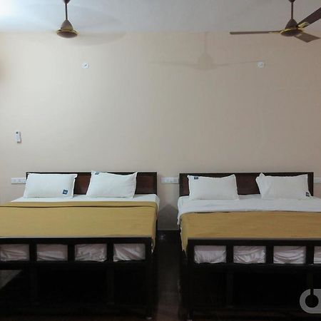 Navagraha Homestay Kumbakonam Extérieur photo