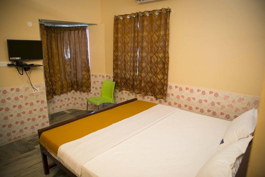 Navagraha Homestay Kumbakonam Extérieur photo